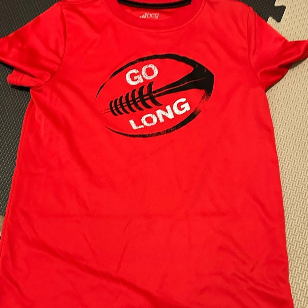 BCG Red Sport s/s Tee 100% Polyester Football Boy's Size M (10-12) LIKE NEW